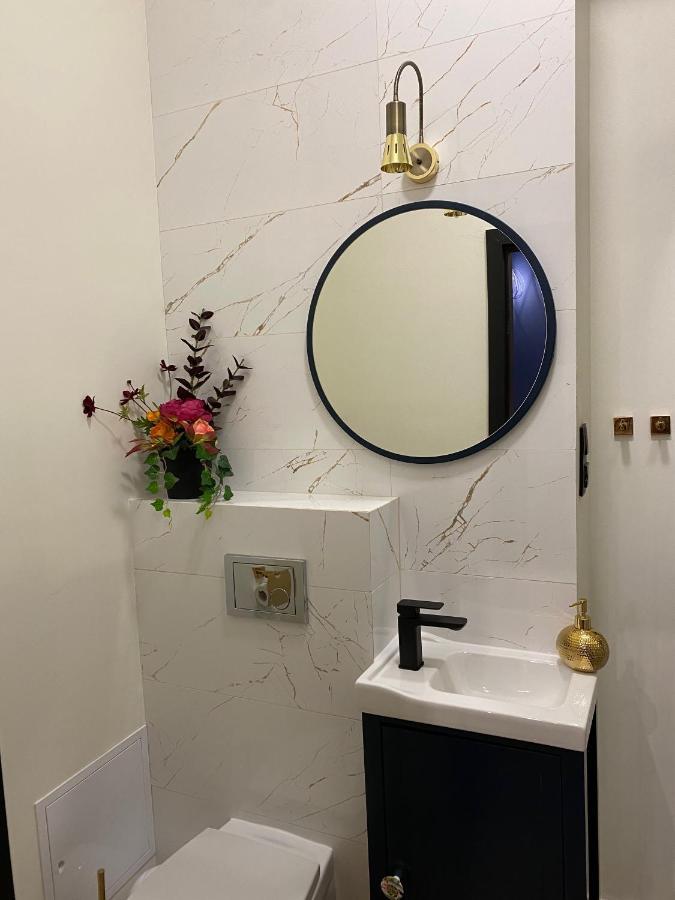 Przytulny I Nowoczesny Malgosi, 10 Min Pieszo Od Dworca I Galerii Apartment *